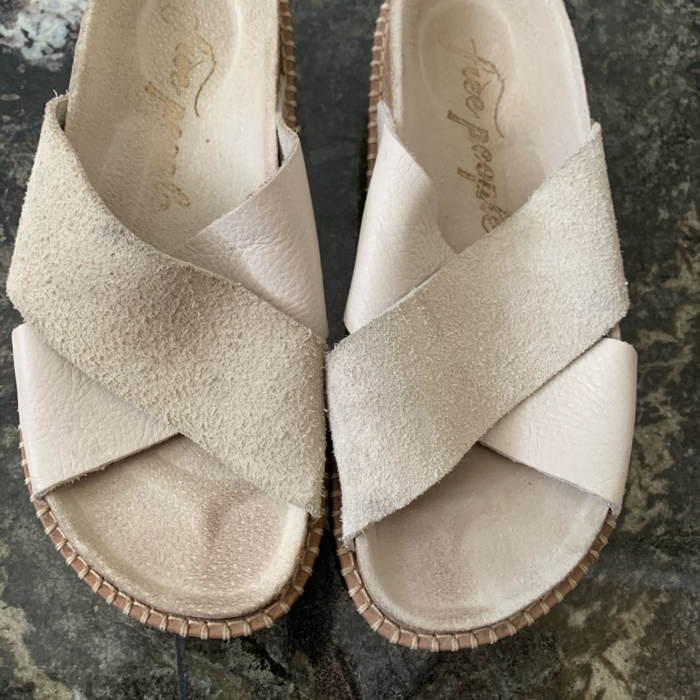 ❌SOLD❌Free people wooden sandal